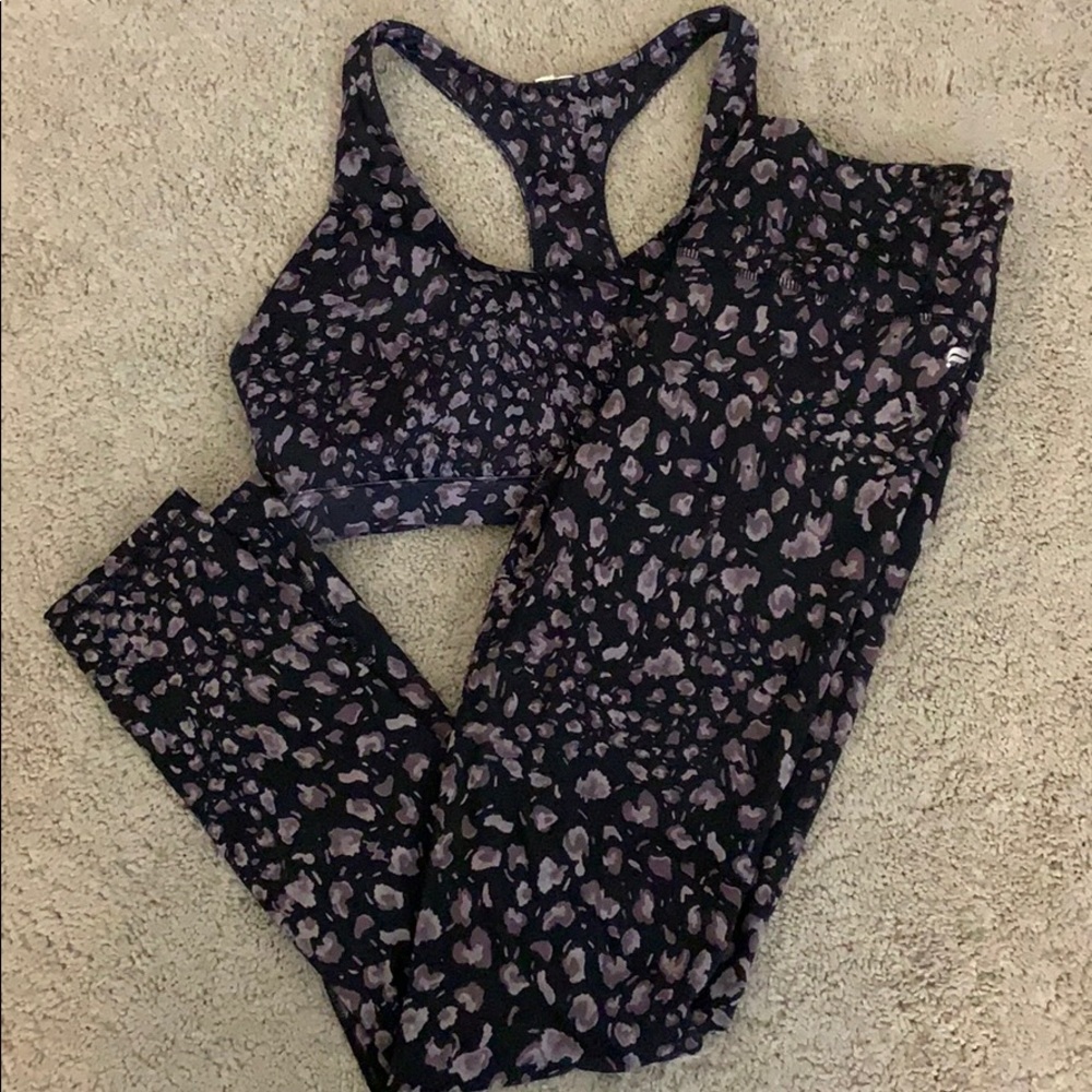 fabletics sports bra and workout pants set